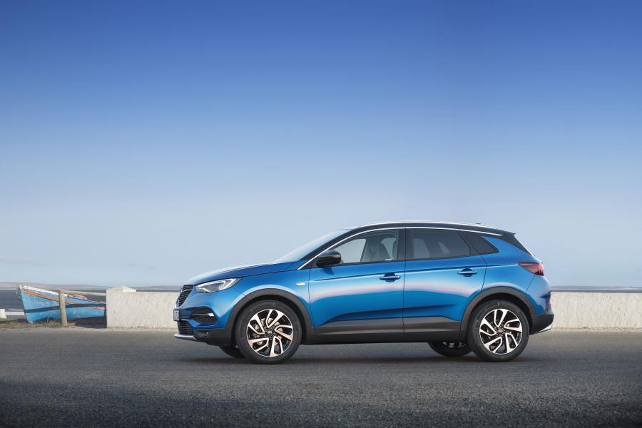  Opel Grandland X Turbo D 2017 года  (фото 4 из 42)